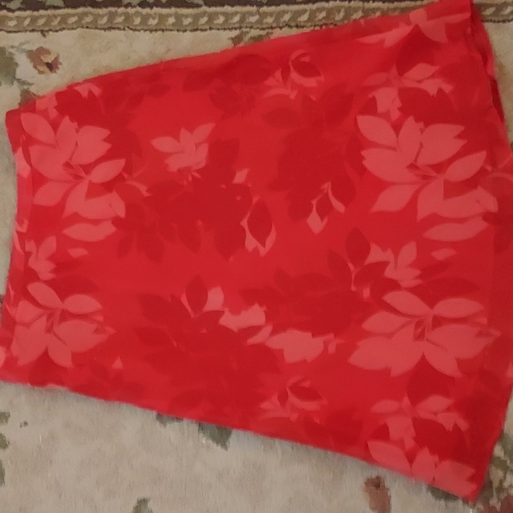 H&M red floral skirt - Picture 6 of 6